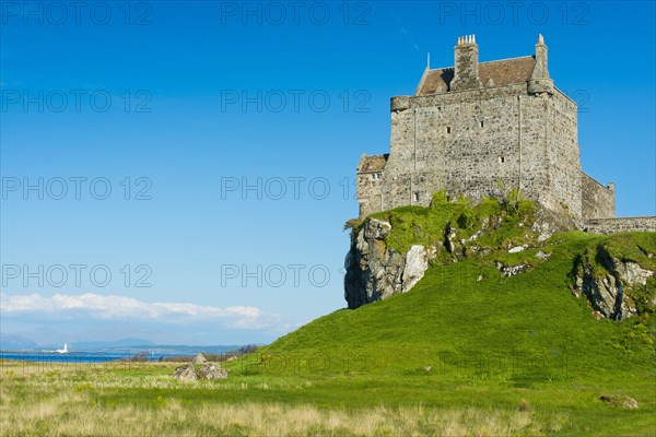 Duart Castle or Caisteal Dhubhairt