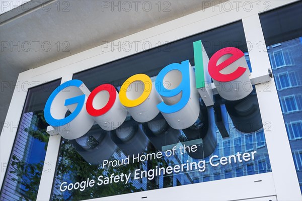 Google lettering on the Munich headquarters