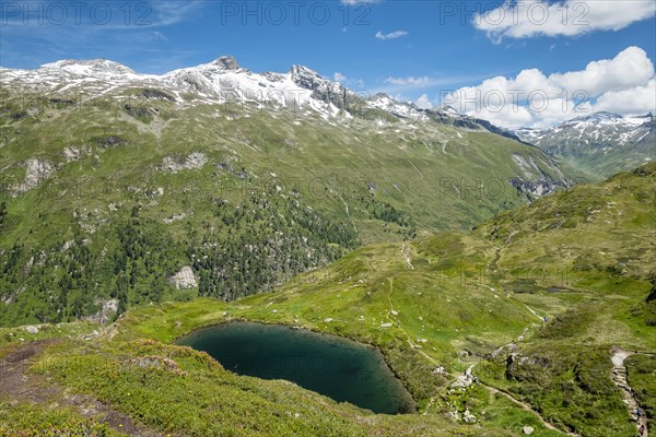 Mountain landscape near the glacier Schlatenkees