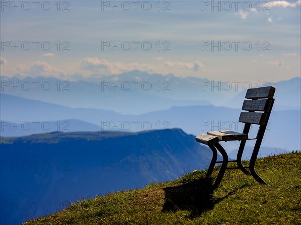 Mountain viewing bench