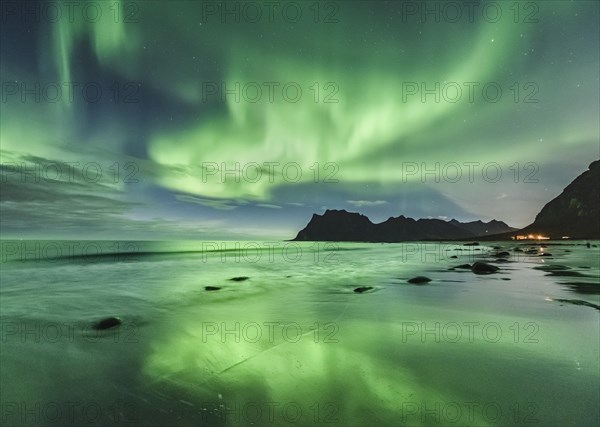 Northern lights at Uttakleiv Beach