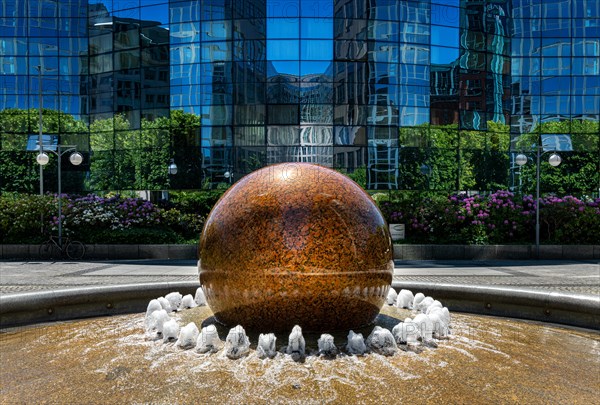 The spherical fountain in the courtyard of the Spree Bogen in Berlin Moabit