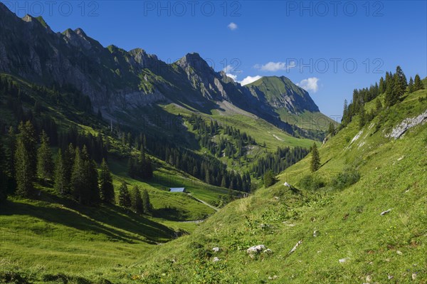 Mountain range on the Pragelpass