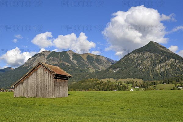 Panoramic view from the Loretto Meadows to the mountains near Oberstdorf