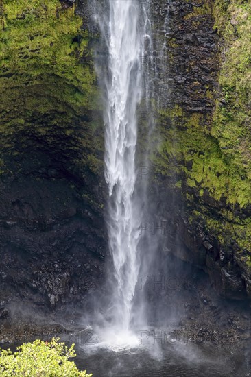 Akaka Waterfall