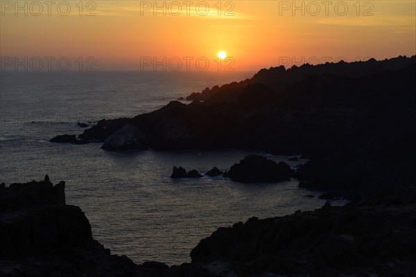 Sunset over the Pacific Ocean at the Quebrada de la vaca