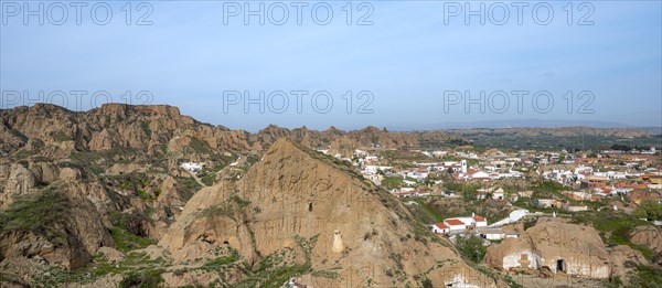 Troglodytos cave district