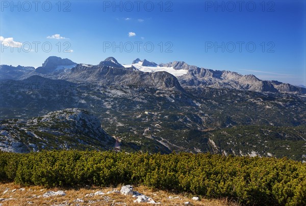Panoramic view to the mountain station Gjaid Alm and to the Hohen Dachstein