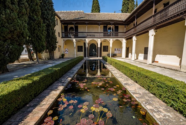 Patio with fountain