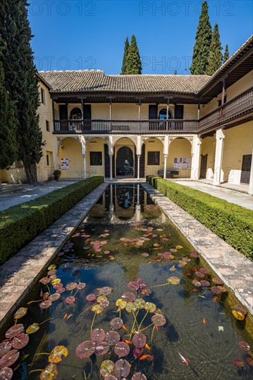 Patio with fountain