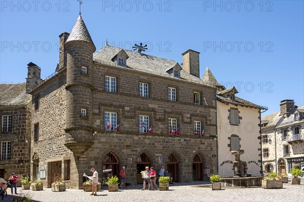 Town hall and tourist office on square Tyssandier d' Escous