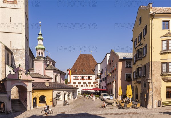 Upper town square with the parish church of St. Nicholas