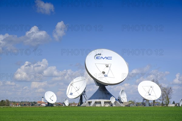 Large parabolic antennas of the Raisting earth station
