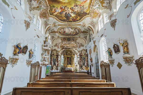 Nave with chancel