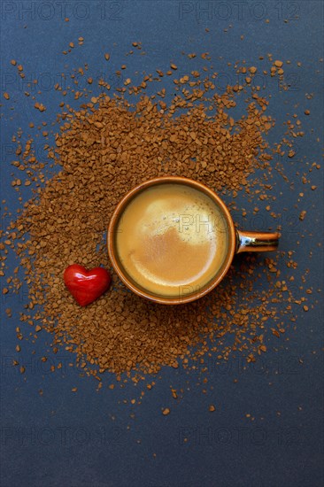 Coffee in coffee cup and instant coffee