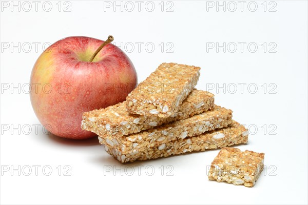 Muesli bars and apple