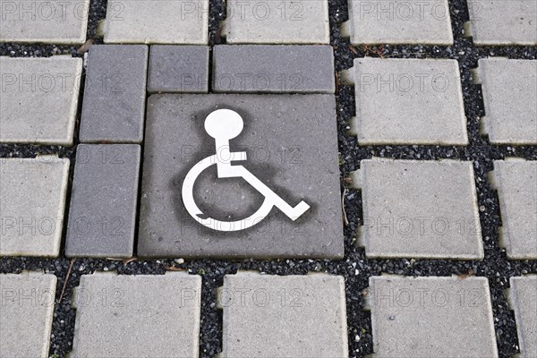 Pictogram wheelchair user