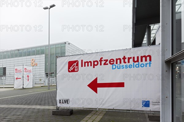 Signpost to the Corona Vaccination Centre Duesseldorf