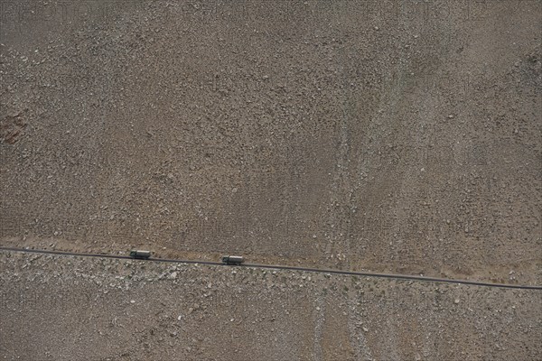 Ascent to Kardung-La Pass