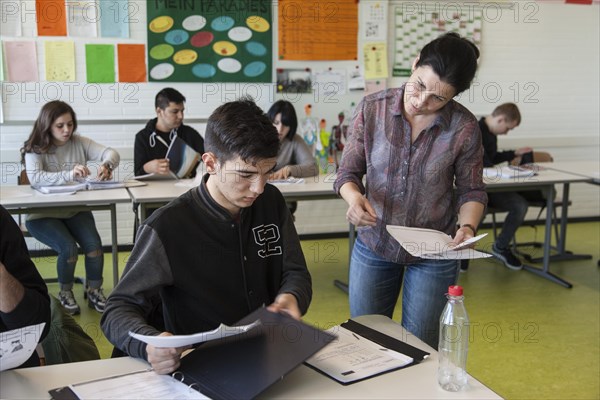 Teaching a refugee class or AVI