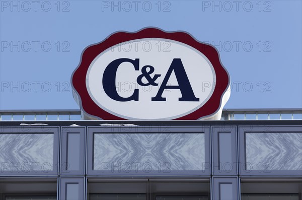 C&A, logo