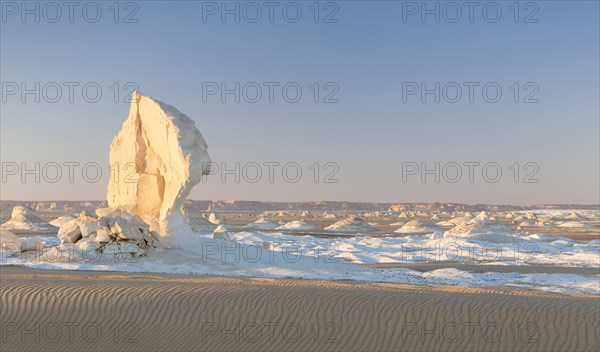 View over the white desert at dusk