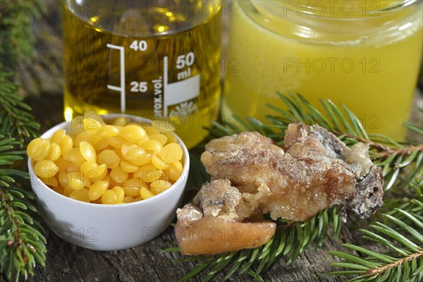 Production of spruce resin ointment