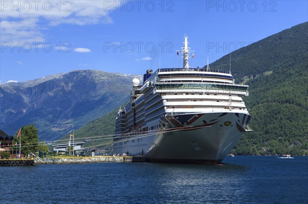 Cruise ship Arcadia in Aurlandsfjords