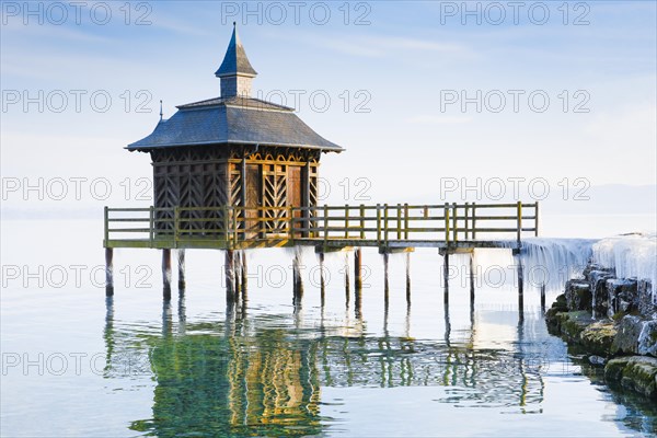 Iced bathhouse