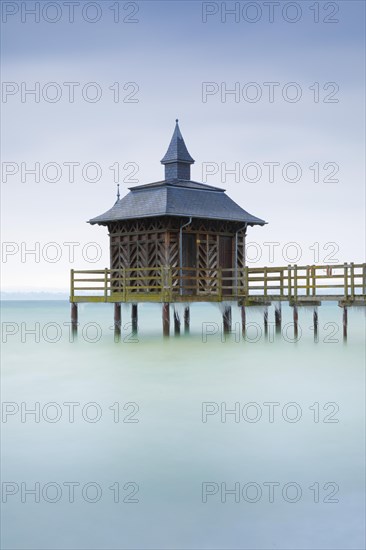 Iced bathhouse
