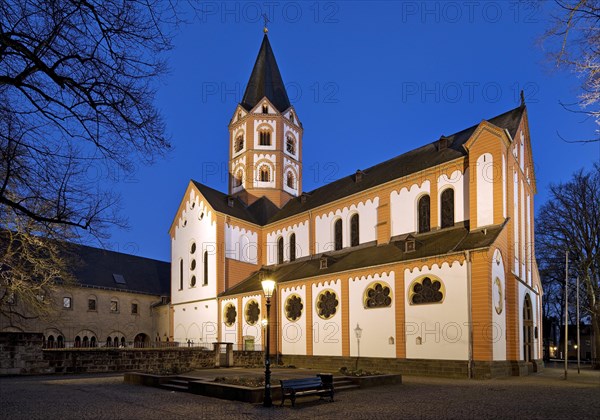 Basilica of St. Margaret in the evening