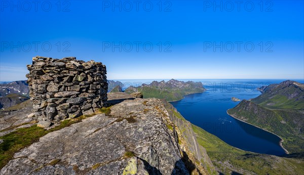 Peak of Grytetippen