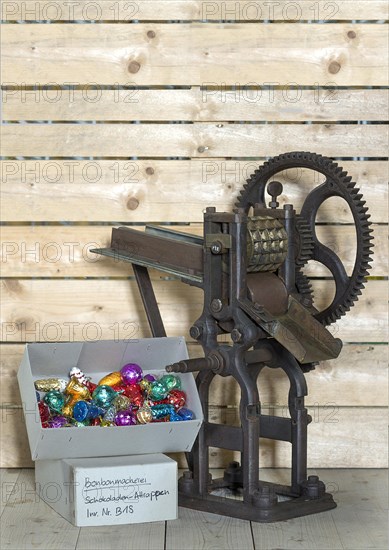 Candy machine of the 1920s