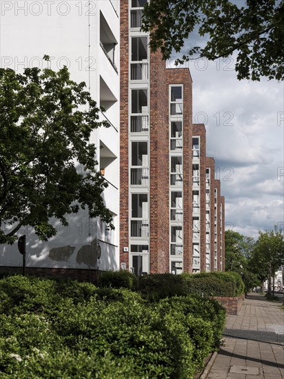 Bruno-Taut residential buildings Rennbahnstrasse residential complex