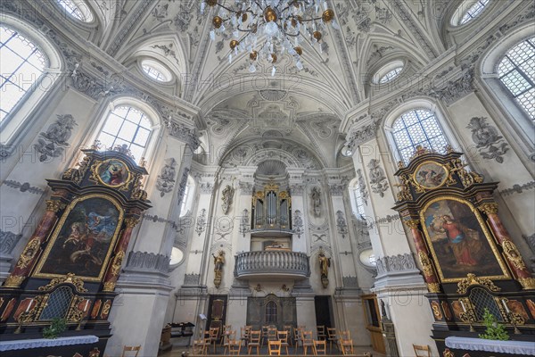 Organ gallery with side altars