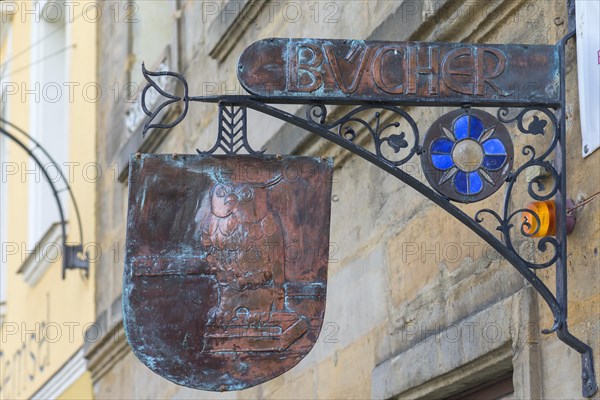 Nose sign with owl of a library