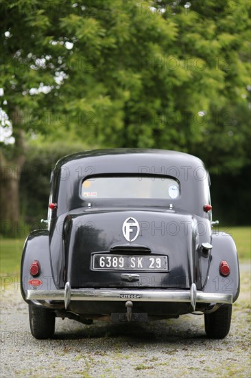 Oldtimer Citroen Traction 11 BL legere from 1957 in black