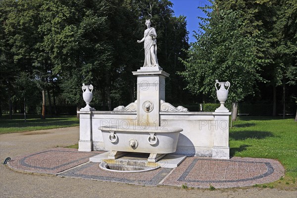 Marble bathtub in the French Garden
