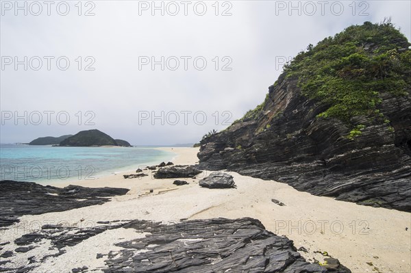 Furuzamami Beach