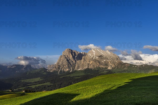View of the peaks of the Langkofel (left) and the Plattkofel (right)