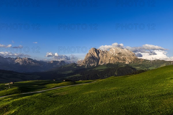 View of the peaks of the Langkofel (left) and the Plattkofel (right)