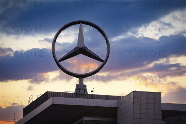 Mercedes star