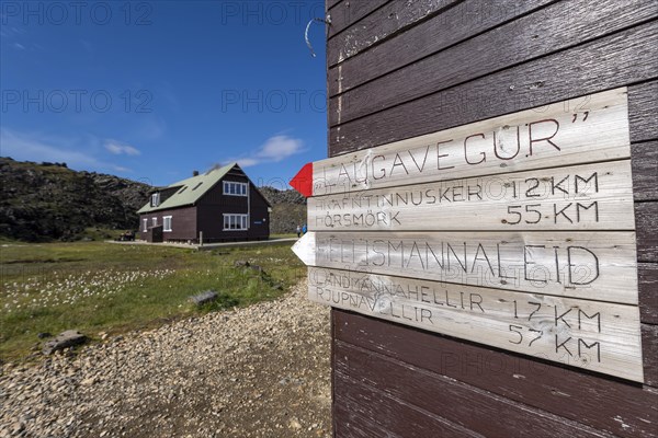 Signpost hiking trail Laugavegur and hut