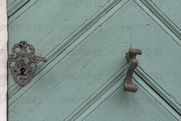 Door handle and knocker around 1520