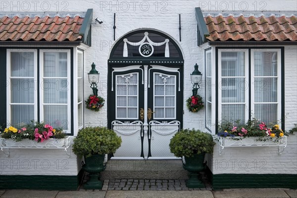 House in the street Wasserreihe
