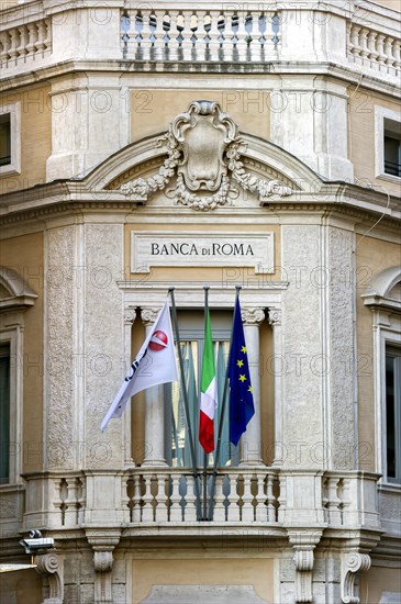 Palazzo De Carolis with headquarters of Banca di Roma