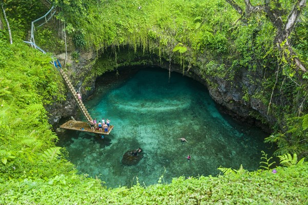 To sua ocean trench in Upolo