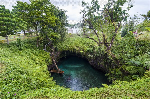 To sua ocean trench in Upolo