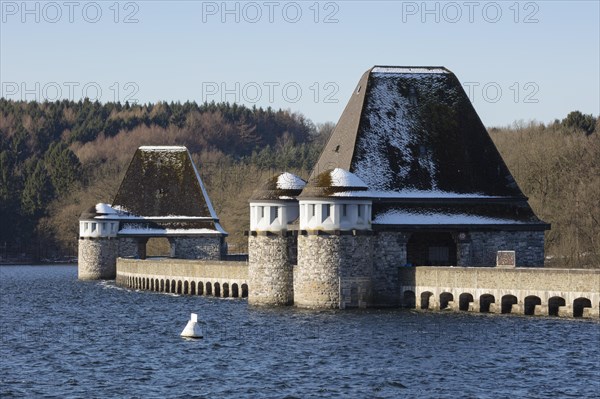 Barrier wall