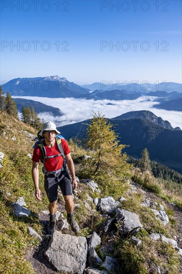 Hikers on the ascent to the Watzmannhaus